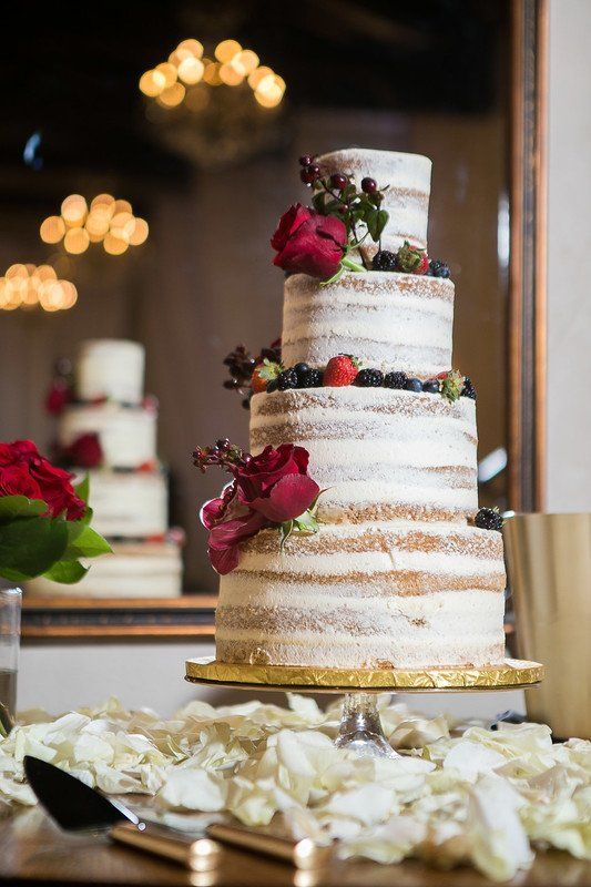 Piece Montee 17 Idee De Gateau De Mariage Semi Nue Avec Des Fruits Frais Et Des Fleurs De Bourgogne Altar Ego We Listspirit Com Leading Inspiration Culture Lifestyle Magazine